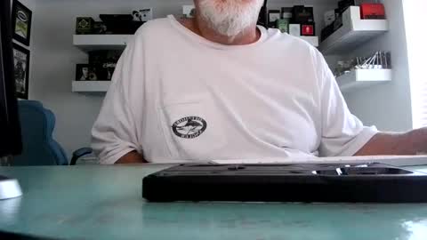 Irishdudelove online show from September 19, 2025, 12:17 pm