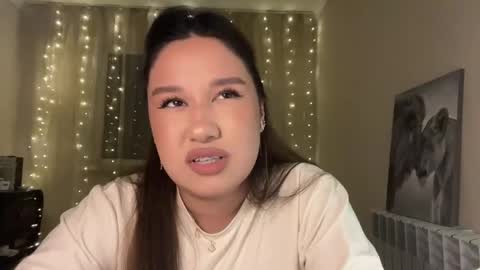 Snapshot of irismikulecky chatting on April 12, 2026, 3:28 pm Liza online show from April 12, 2026, 3:28 pm