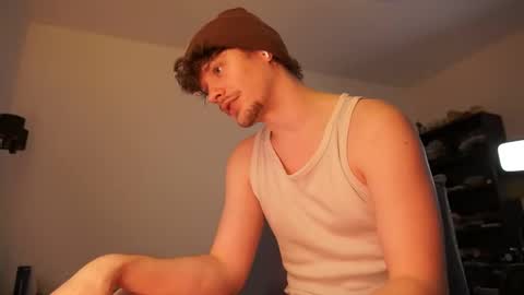 Sam online show from December 18, 2025, 9:32 pm