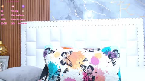 Snapshot of irresistiblemilf chatting on January 22, 2025, 12:17 pm Sandy  online show from January 22, 2025, 12:17 pm