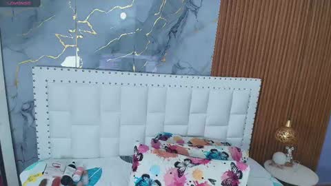Snapshot of irresistiblemilf chatting on February 26, 2025, 12:25 pm Sandy  online show from February 26, 2025, 12:25 pm