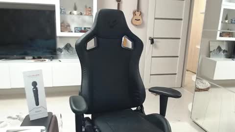 Irwi Tomboy online show from December 14, 2024, 11:12 pm