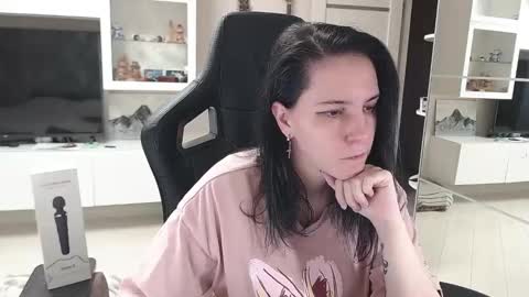 Irwi Tomboy online show from January 17, 2025, 9:49 am