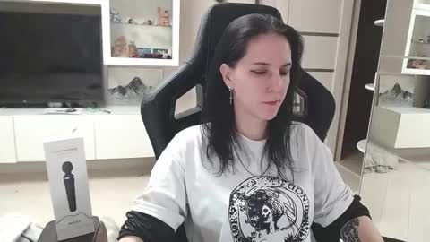 Irwi Tomboy online show from February 21, 2025, 6:04 pm