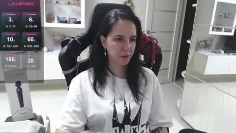 Irwi Tomboy online show from September 26, 2025, 6:45 pm