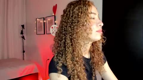 isa_____ online show from February 18, 2025, 1:43 am