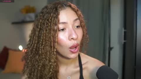 isa_____ online show from September 11, 2025, 12:11 am