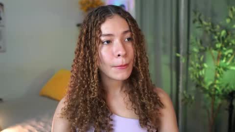 isa_____ online show from November 10, 2025, 11:15 pm