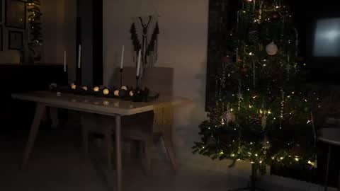 isa_____ online show from December 5, 2025, 2:09 am