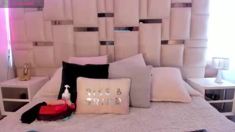 Snapshot of isa__rose chatting on October 20, 2025, 12:05 pm isa rose online show from October 20, 2025, 12:05 pm