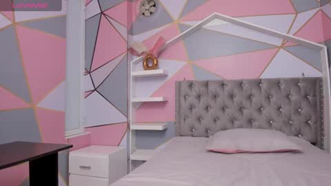    online show from February 5, 2025, 9:29 pm