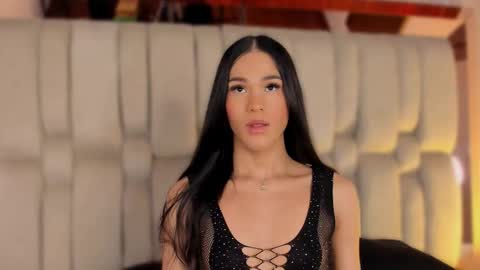 Isa  online show from February 15, 2026, 3:47 am