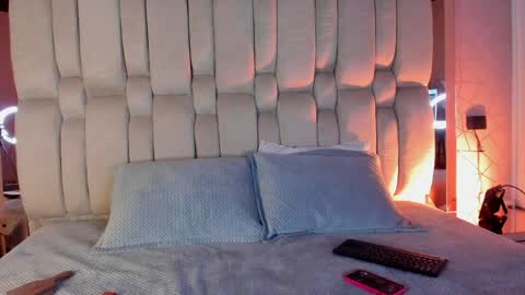 Isa  online show from April 8, 2026, 4:23 am