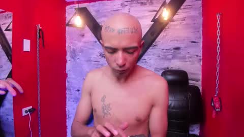 Snapshot of isa_n_jack chatting on January 14, 2026, 3:23 am Isabella y Jack online show from January 14, 2026, 3:23 am