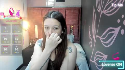 Snapshot of isa_thompson__ chatting on September 17, 2025, 11:56 am I S A online show from September 17, 2025, 11:56 am