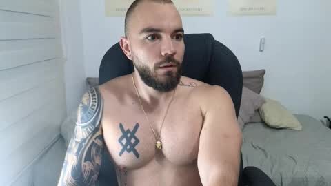 Snapshot of isaac_carter chatting on October 15, 2025, 11:10 am Isaac carter online show from October 15, 2025, 11:10 am