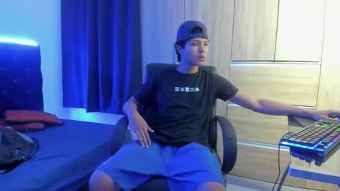 isaac_master77 online show from November 2, 2025, 10:56 pm