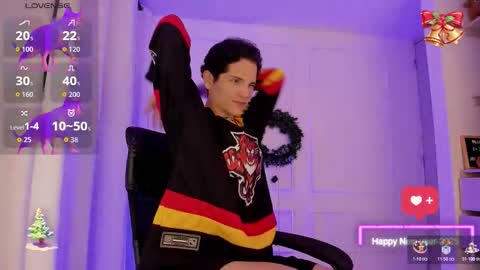 Snapshot of isaac_miler chatting on November 30, 2025, 9:52 pm isaac online show from November 30, 2025, 9:52 pm