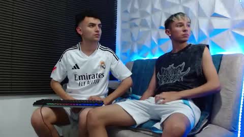 Snapshot of isaac_tan chatting on October 12, 2025, 2:54 am Isaac tan online show from October 12, 2025, 2:54 am