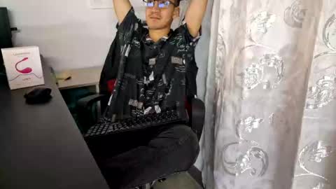 Isaac online show from October 18, 2025, 3:31 am