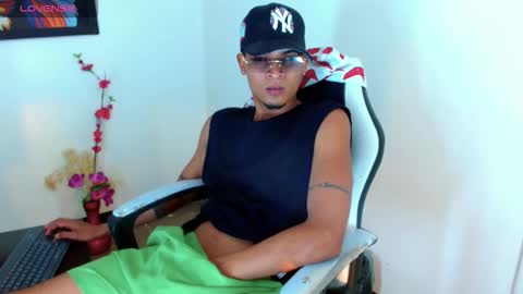 Isaacas online show from November 12, 2025, 12:27 pm