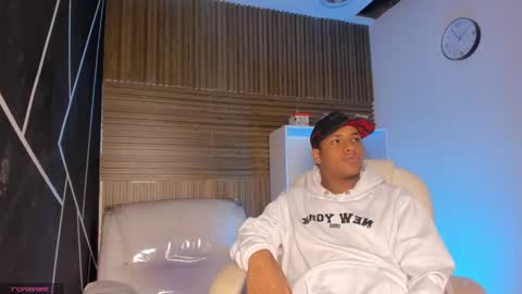 IsaacBlack  online show from September 22, 2025, 4:36 am