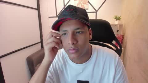 IsaacBlack  online show from September 28, 2025, 5:02 am