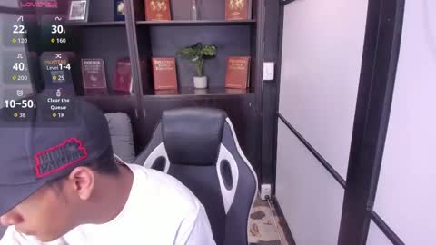 IsaacBlack  online show from October 12, 2025, 4:22 am