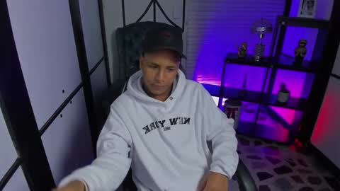 IsaacBlack  online show from October 22, 2025, 4:46 am