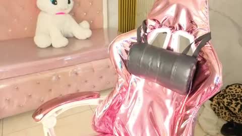 isabeau_s online show from June 23, 2026, 1:31 pm