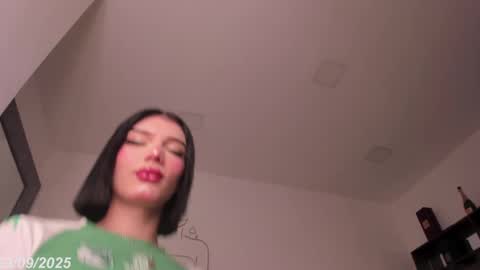Isabel online show from September 23, 2025, 1:25 pm