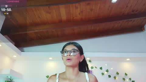 Snapshot of isabel_space chatting on May 14, 2026, 1:29 pm Isabel online show from May 14, 2026, 1:29 pm