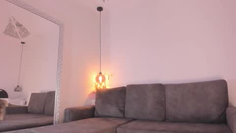 Isabela online show from November 3, 2025, 12:06 pm