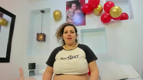 Snapshot of isabela_parkerr chatting on October 9, 2025, 11:19 am Mommy Isa online show from October 9, 2025, 11:19 am
