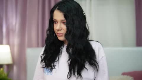  Isabel  online show from November 24, 2025, 6:40 pm