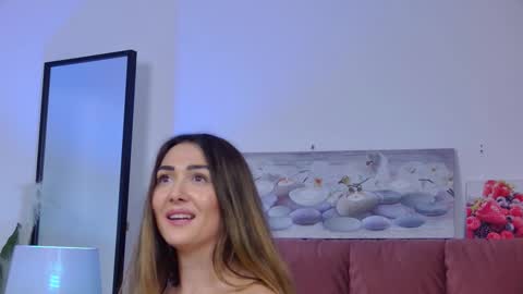 Isa online show from March 3, 2025, 7:39 pm