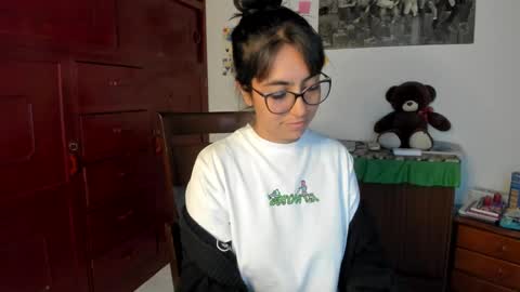 Snapshot of isabella22_1 chatting on December 3, 2024, 10:29 pm Isabella22 1 online show from December 3, 2024, 10:29 pm