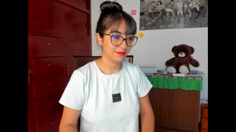 Snapshot of isabella22_1 chatting on December 4, 2024, 2:26 pm Isabella22 1 online show from December 4, 2024, 2:26 pm