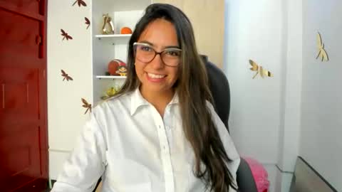 Snapshot of isabella22_1 chatting on October 30, 2025, 6:30 pm Isabella22 1 online show from October 30, 2025, 6:30 pm