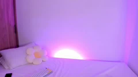 Snapshot of isabella_666_ chatting on January 12, 2025, 12:49 am Isa... online show from January 12, 2025, 12:49 am