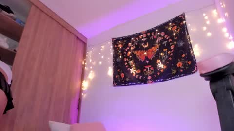 Snapshot of isabella_666_ chatting on February 8, 2025, 3:52 am Isa... online show from February 8, 2025, 3:52 am