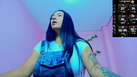 Snapshot of isabella_mendez_1 chatting on June 21, 2026, 12:52 pm Isa online show from June 21, 2026, 12:52 pm