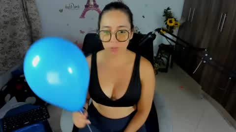 Isabella online show from May 18, 2026, 2:18 am