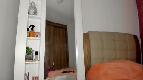 ISABEL online show from October 25, 2025, 8:11 am