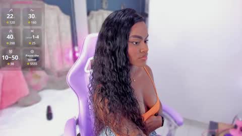 Snapshot of isabellabroms21 chatting on December 7, 2024, 9:00 pm    v online show from December 7, 2024, 9:00 pm