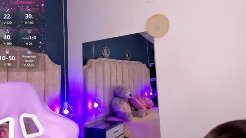 Snapshot of isabellabroms21 chatting on January 15, 2025, 9:09 pm    v online show from January 15, 2025, 9:09 pm