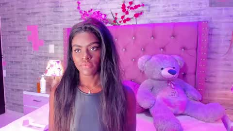 Snapshot of isabellabroms21 chatting on February 20, 2025, 8:47 pm    v online show from February 20, 2025, 8:47 pm