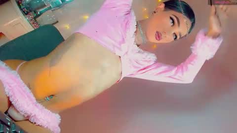 isabellagirs online show from February 5, 2026, 5:12 am