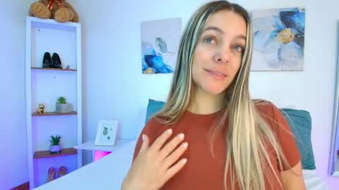 Isabella  online show from April 14, 2026, 1:17 pm