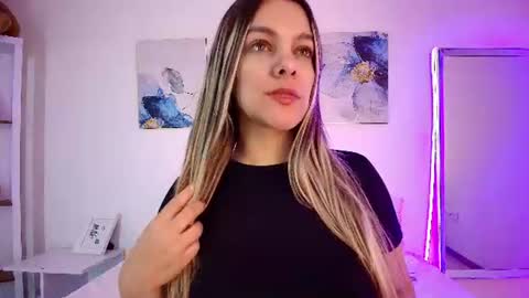 Isabella  online show from June 19, 2026, 1:48 pm